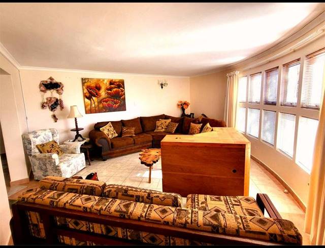 4 BEDROOM HOUSE FOR SALE IN PORT OWEN